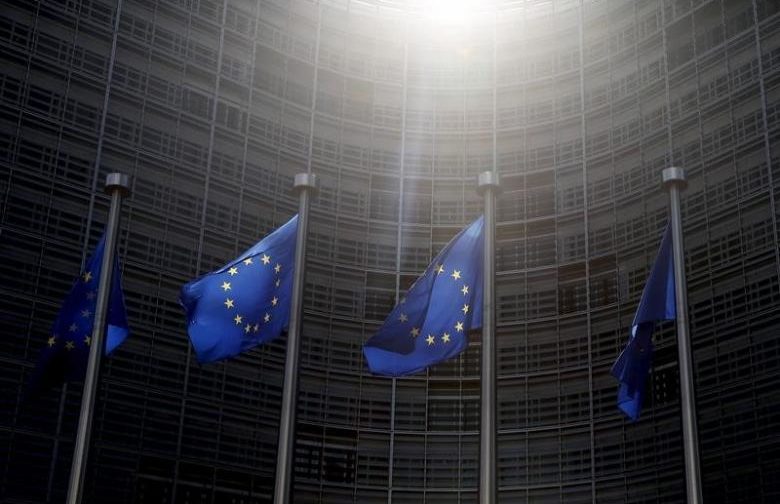European Union flags flutter outside the European Commission headquarters in Brussels, Belgium, June 4, 2015. REUTERS/Francois Lenoir